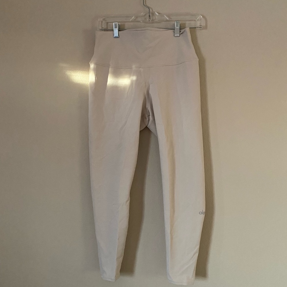 New, without tags Alo women’s full length leggings